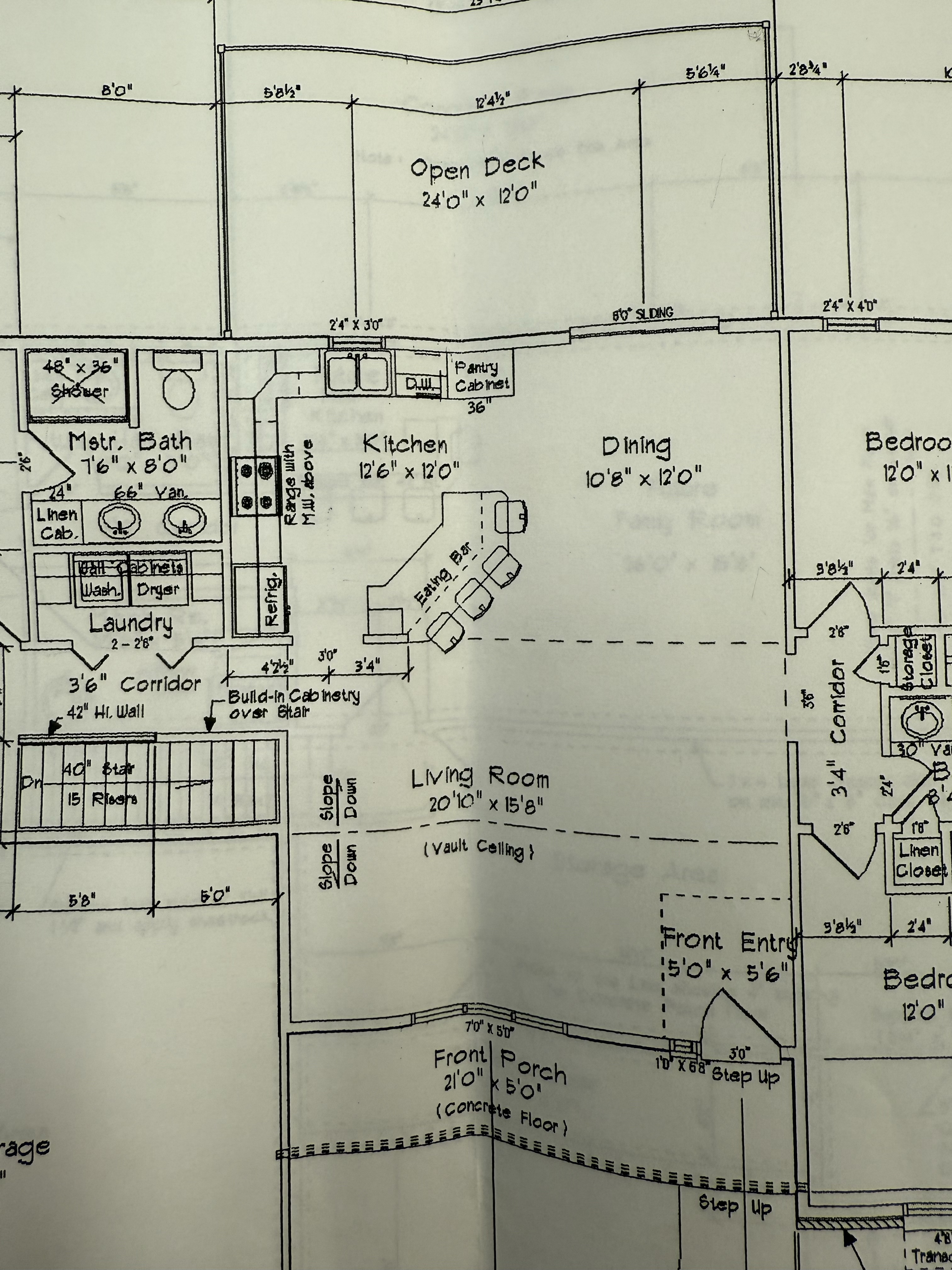 Gladbrook main-level floor plan showing living, dining, and kitchen layout