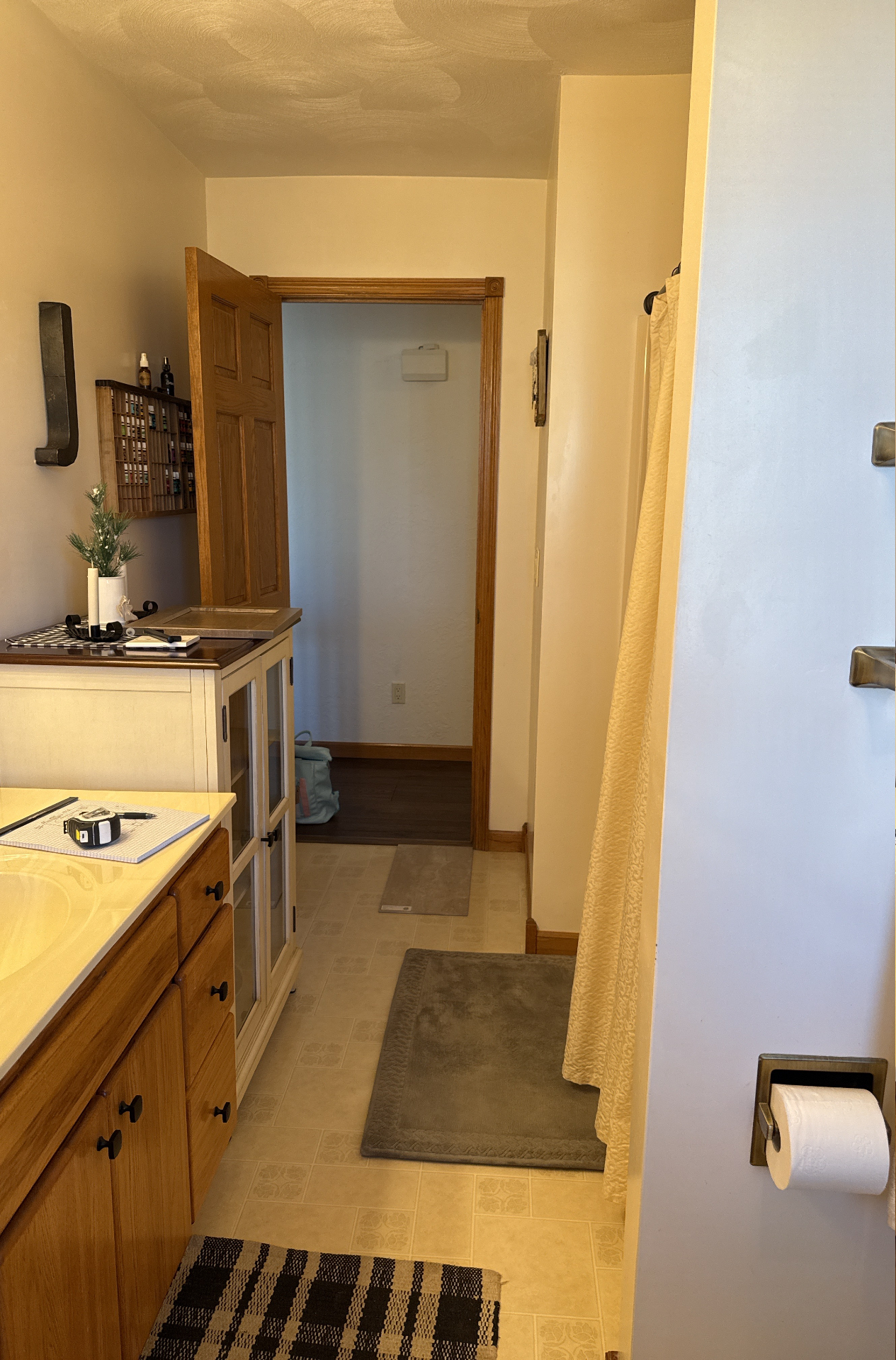 Independence, Iowa bathroom before renovation