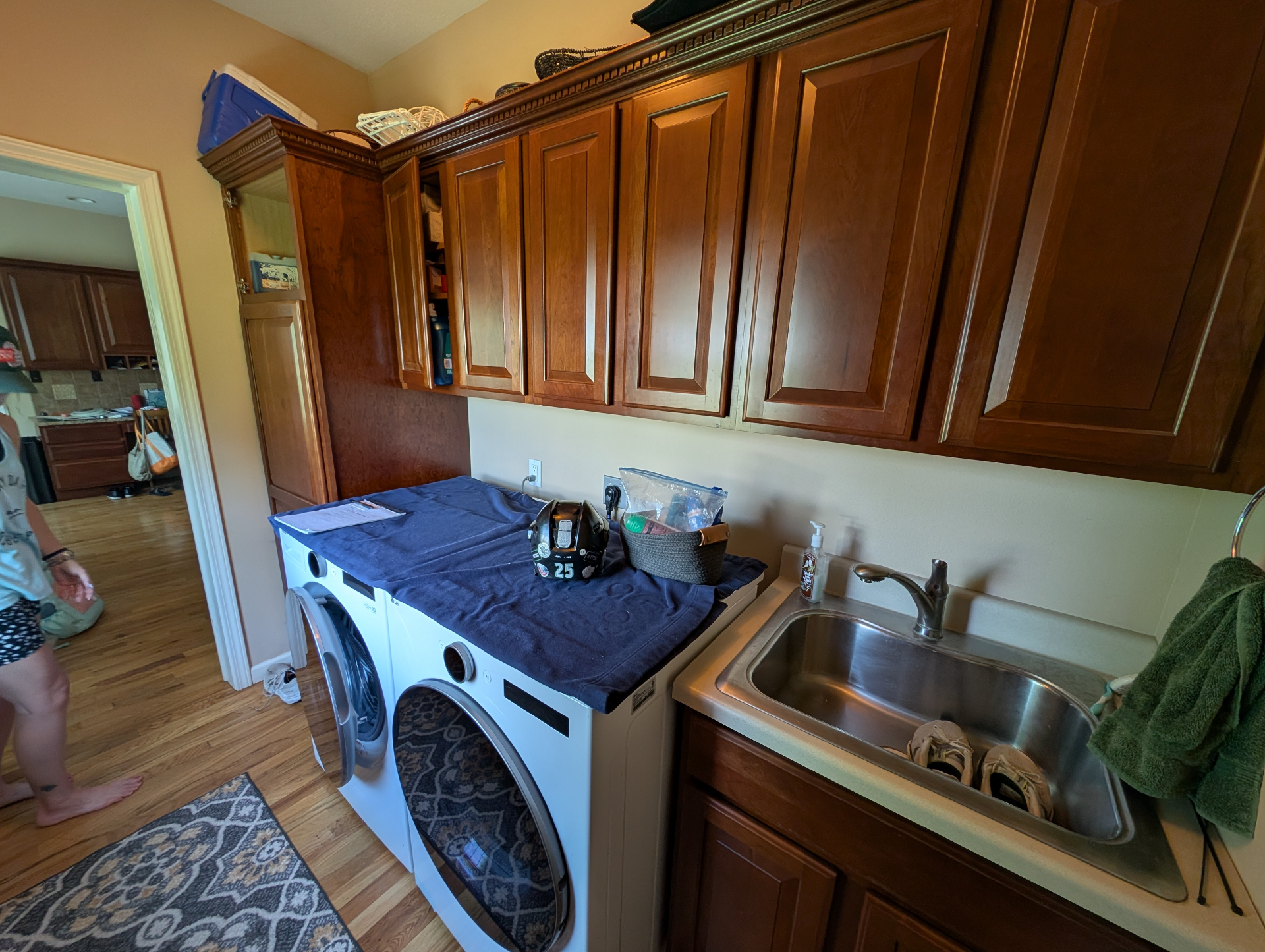 Waterloo laundry room before renovation