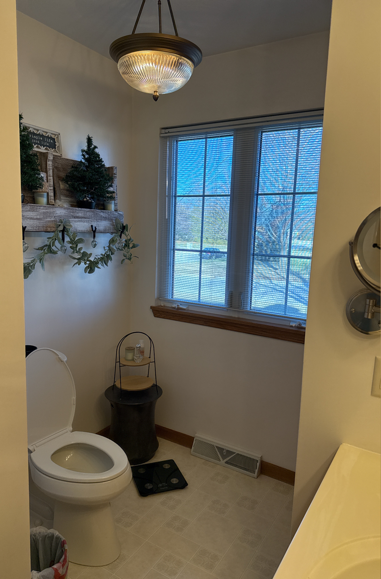 Independence, Iowa bathroom before renovation