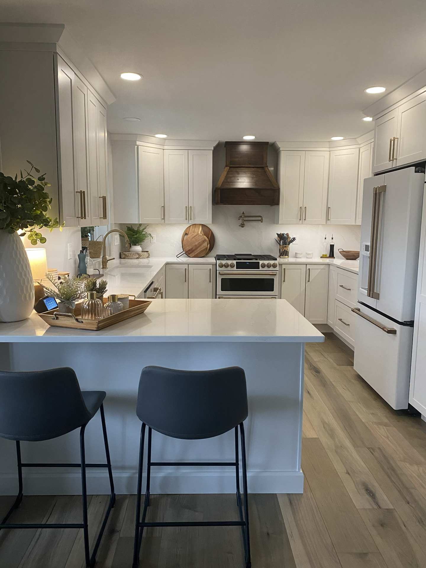 Hardwood flooring in an open concept kitchen in Waterloo Iowa